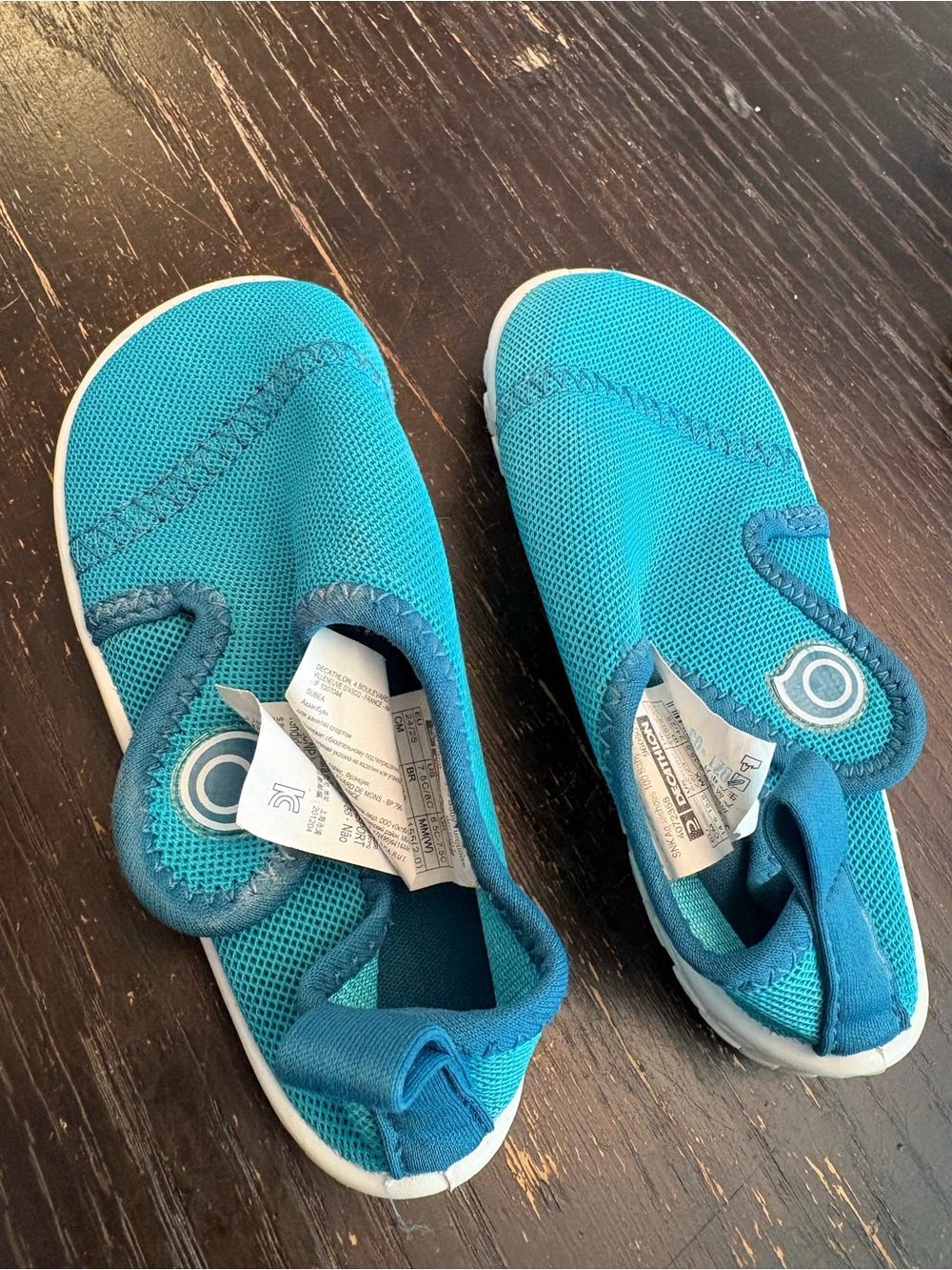 Kids Aqua Mesh Water Shoes with Hook-and-Loop Strap